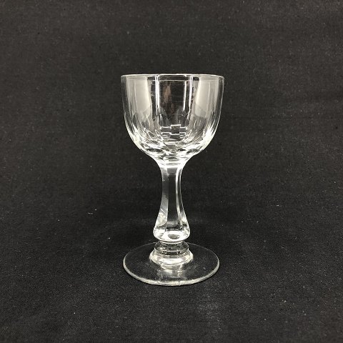 Derby port wine glass at 11 cm.
