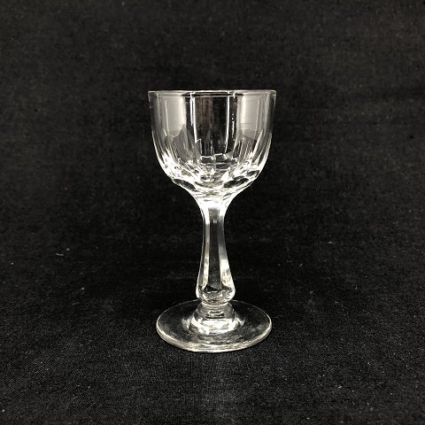 Derby schnapps glass at 9.5 cm.
