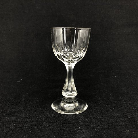 Derby schnapps glass at 8.5 cm.
