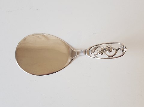 Cake server in silver decorated with lily of the valley from 1938