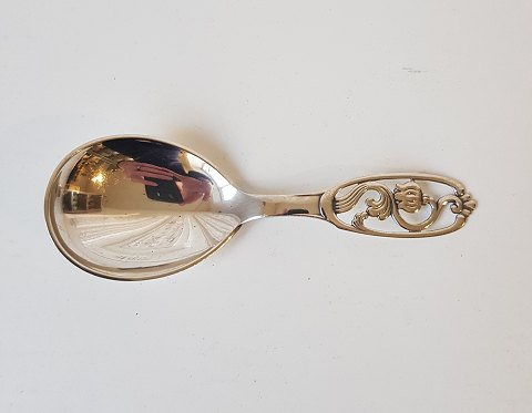 Serving spoon in silver decorated with lily of the valley from 1937