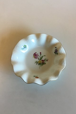 Bing & Grondahl Saxon Flower, Handpainted Bowl with wavy Edge No 227