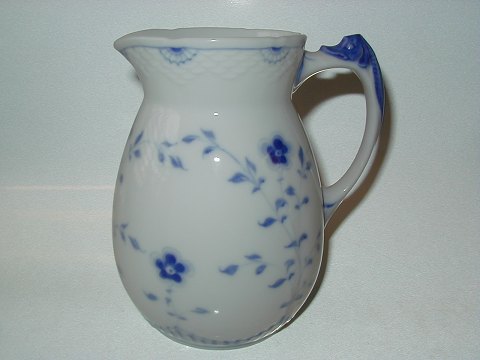 Bing & Grondahl Butterfly, Milk Pitcher
Dec. No. 84
Height 17.5 cm.
SOLD