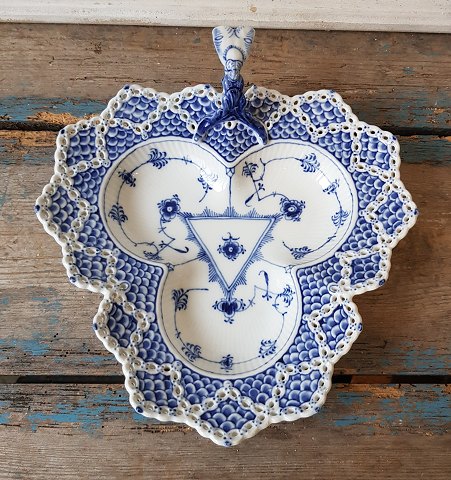 Royal Copenhagen Blue Flutet full lace dish no. 1077