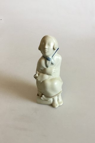 Royal Copenhagen Mat Porcelænsfigur af Pigen med Svovlstikkerne No 213/265 PMN