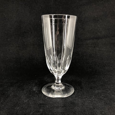 Derby beer glass, 17 cm.
