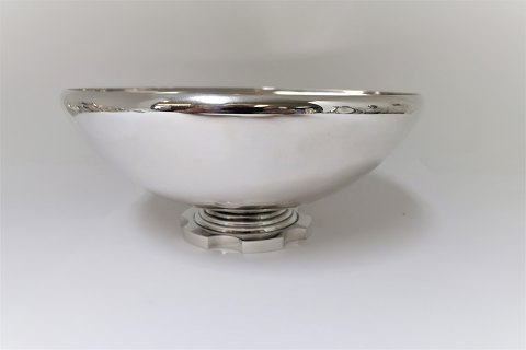 Silver Bowl. Sterling (925). Produced by CC Hermann. Design 1713. Height 9 cm. 
Diameter 22 cm.
