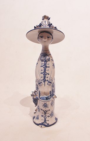Keramik figur "Sommer", M21, fra serien "De fire årstider" designet af Bjørn 
Wiinblad.
5000m2 udstilling.