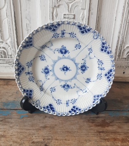 Royal Copenhagen Blue Fluted Full Lace Plate no. 1086 - 19.5 cm.