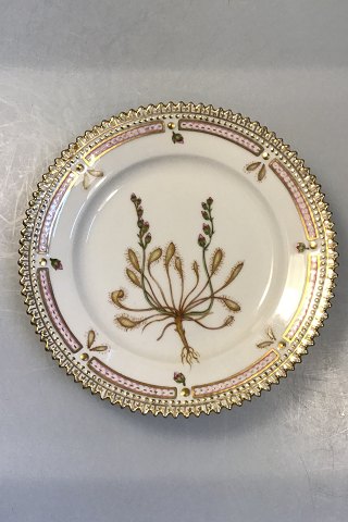 Royal Copenhagen Flora Danica Cake Plate No 20/3552