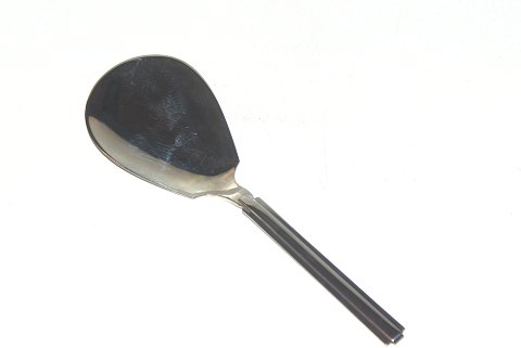 Heir Silver No.18 Serving spade
Hans Hansen
SOLD