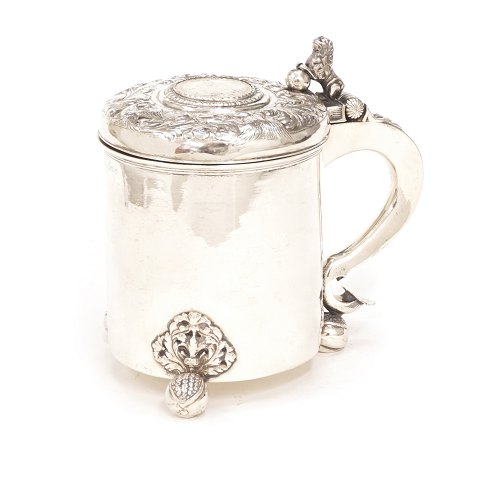 Peter Petersen, Haderslev, Denmark, 1771-91: A 
baroque silver lidded jar. Dated 1785. H: 18cm. W: 
750gr