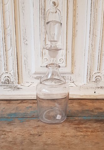 Cylinder-shaped decanter from Holmegaard