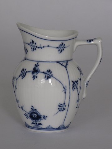 Blue Fluted Plain
Jug
Royal Copenhagen