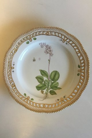 Royal Copenhagen Flora Danica Plate with pierced border No 20/3553