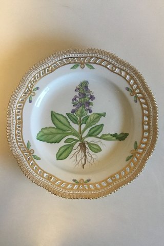 Royal Copenhagen Flora Danica Plate with pierced border No 20/3553.