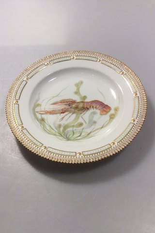 Royal Copenhagen Flora Danica Fish Plate No 19/3549