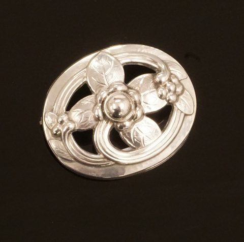 Georg Jensen: A sterlingsilver brooch. #138. Size: 
3,3x4cm