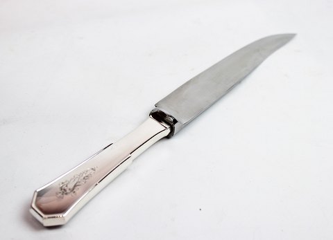 Carving knife In Heritage silver no. 2 by Hans Hansen.
5000m2 showroom.