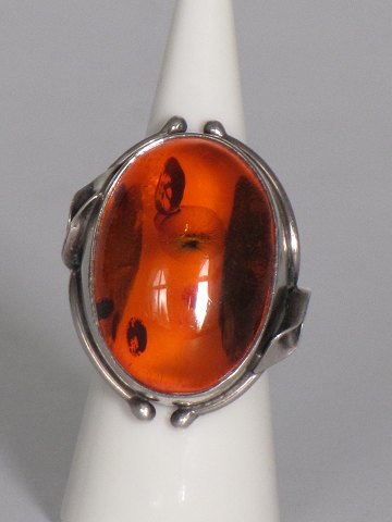 Ring
Sterling silver
Amber