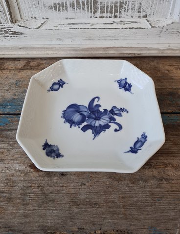 Royal Copenhagen  Blue Flower dish no. 8090