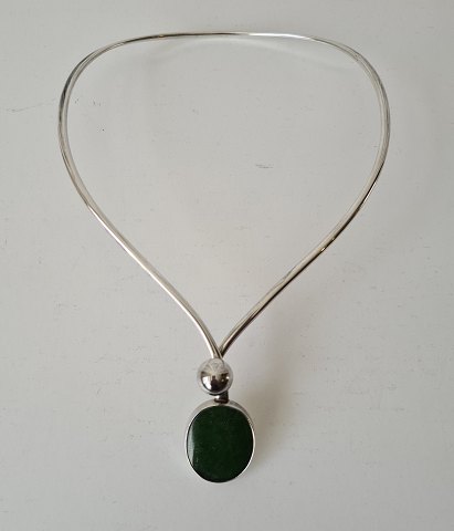 N.E.From classic necklace with dark green agate