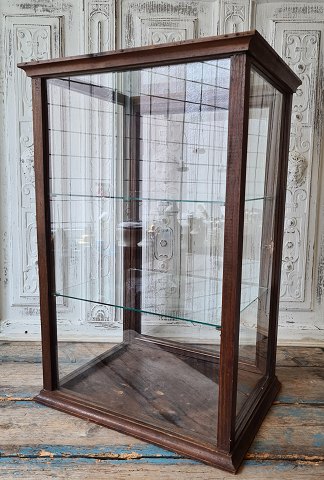 Lovely old table showcase