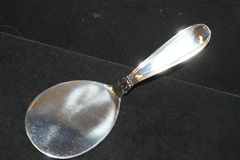 Cake server Karina Silver
Horsens silver
Length 15 cm.
SOLD