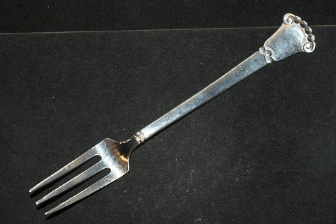Lunch Fork Beaded silver cutlery
Kugle
Chr. Fogh silver
Length 17.5 cm.
SOLD