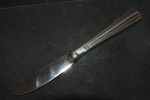 Lunch Knife Margit Silver
The crown of silver
Length 19.5 cm.