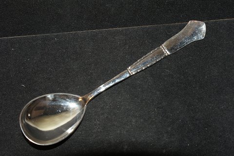 Jam spoon Louise Silver
Cohr Fredericia silver
Length 12.5 cm.
SOLD