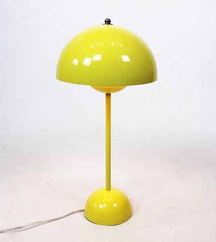 Flowerpot table lamp, VP3, in yellow designed by Verner Panton in 1968 and 
manufactured by &Tradition.
5000m2 showroom.