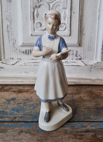 Porcelain figurine in the form of a nurse