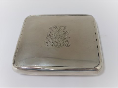Silver case. (900). Length 9 cm.