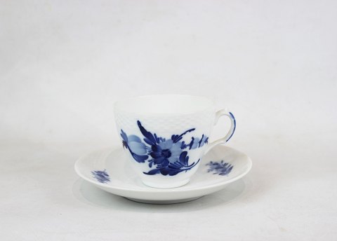 Coffee Cup with saucer, no.: 8261, in Blue Flower by Royal Copenhagen.
5000m2 showroom.
