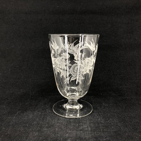 Toddy glass with etched motif of birds
