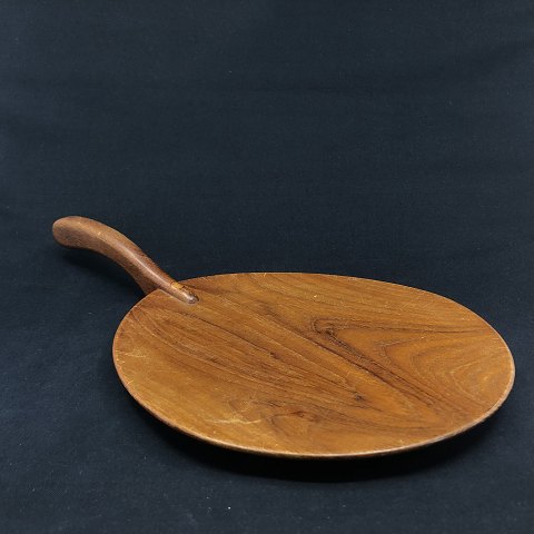 Serving platter in teak from Wiggers
