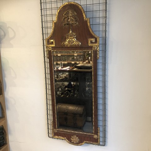 Beautiful mirror from the 1800s
