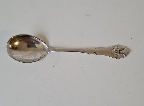 French lily small serving spoon in silver from 1926 - 14.8 cm.