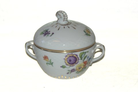 Bing and Grondahl White Saxon Flower, sugar bowl
Deck No. 94
SOLD