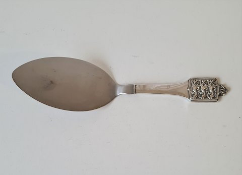 Serving spade in silver decorated with Denmark