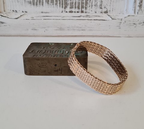 Bernhard Hertz vintage bracelet in beautiful V - pattern produced in 14 kt gold