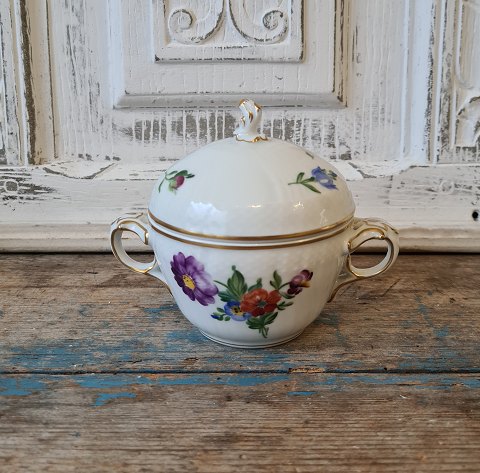 Royal Copenhagen Light Saxon Flower sugar bowl no. 1680