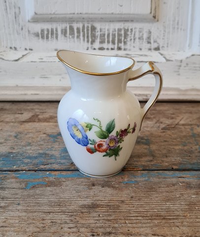 Royal Copenhagen Light Saxon Flower flowing jug no. 1538