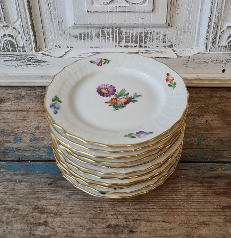 Royal Copenhagen Light Saxon Flower cake plate no 1626 - 16 cm.