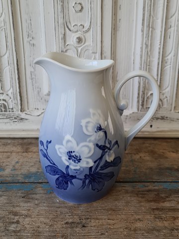 B&G Christmas rose large milk jug no. 190 - 21.5 cm.