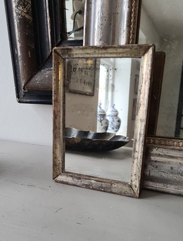 1800s small mirror in beautiful simple silver frame 13 x 18.5 cm.