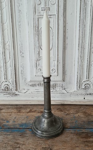 1800s tin candlestick 18.5 cm.