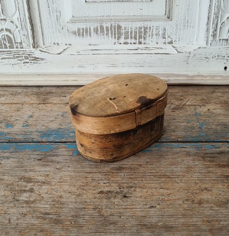 Lovely Swedish 19th century small box