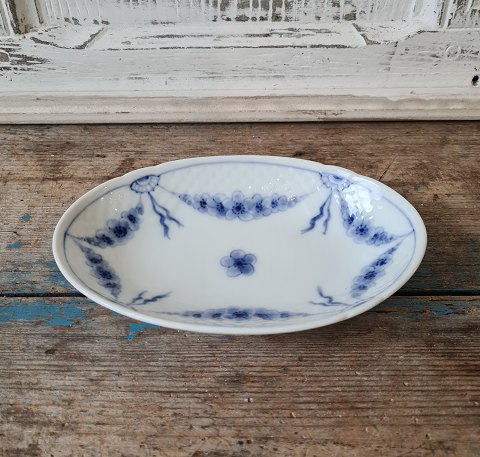 B&G Empire oval dish no. 38